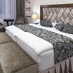 Отель Dvorana 4*