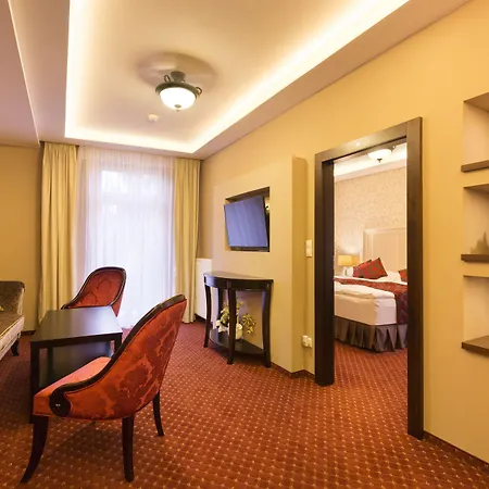 Dvorana מלון קרלובי וארי