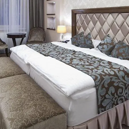 Hotel Dvorana 4*