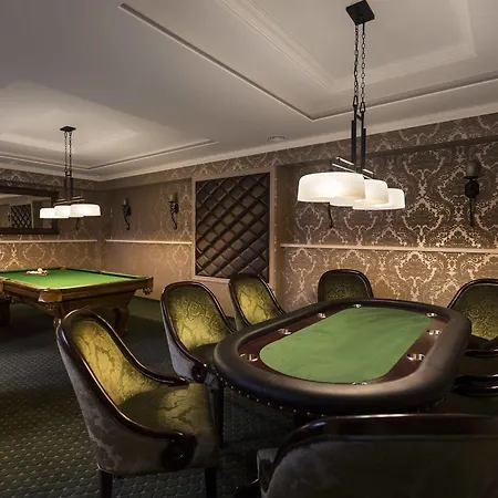 Hotel Dvorana 4*